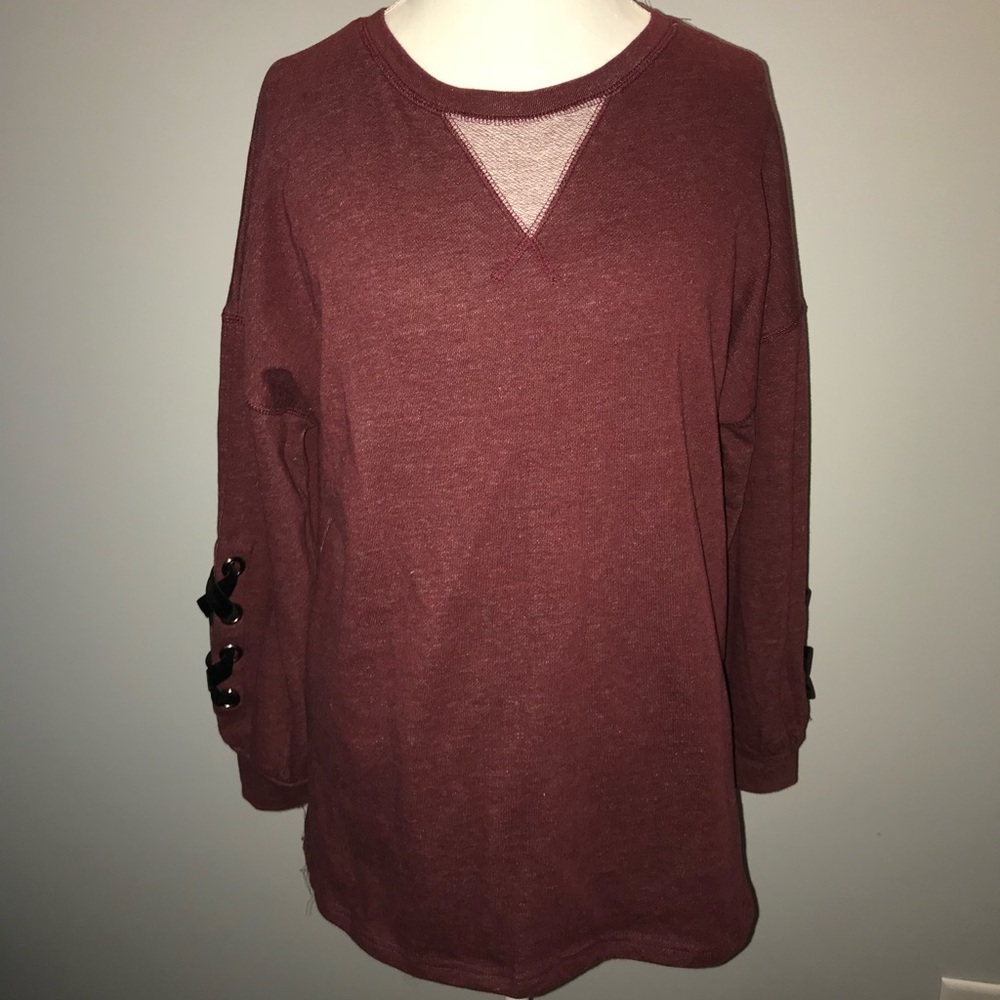 Lace-up sleeve, oversized sweater